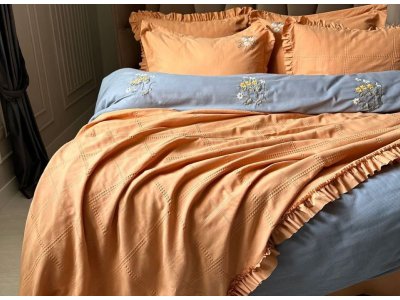 Летнее постельное белье с вышивкой и покрывалом Saheser - Fiorella Orange (Турция), евро комплект Летнее постельное белье с вышивкой и покрывалом Saheser - Fiorella Orange (Турция), евро комплект